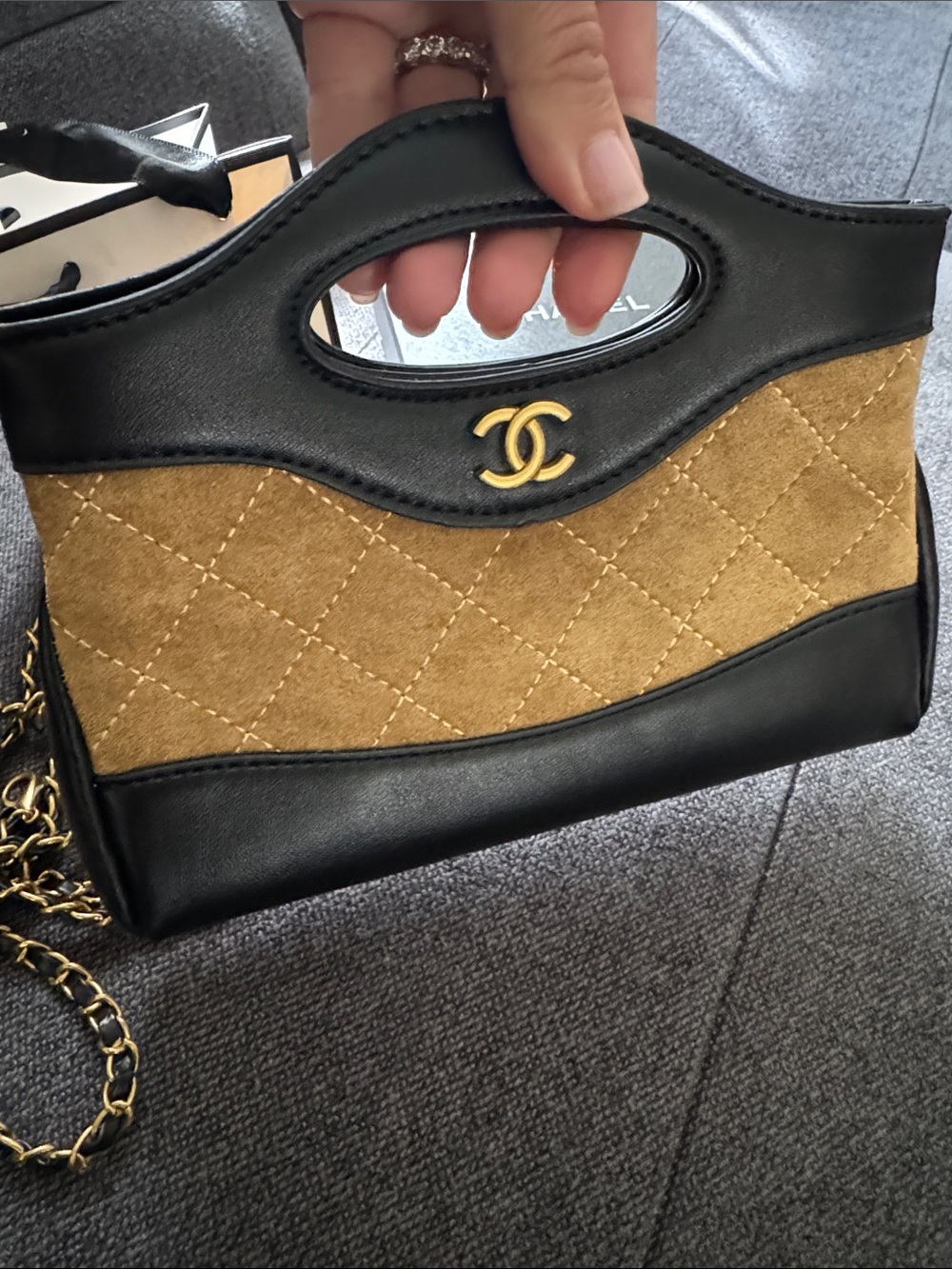Black and Gold Quilted mini Chain-Handle Shoulder Bag - Picture 4 of 4